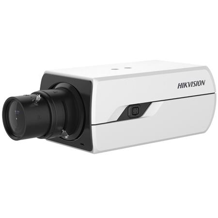 Hikvision 4MPix IP BOX kamera; P-Iris + ABF, Audio, Alarm